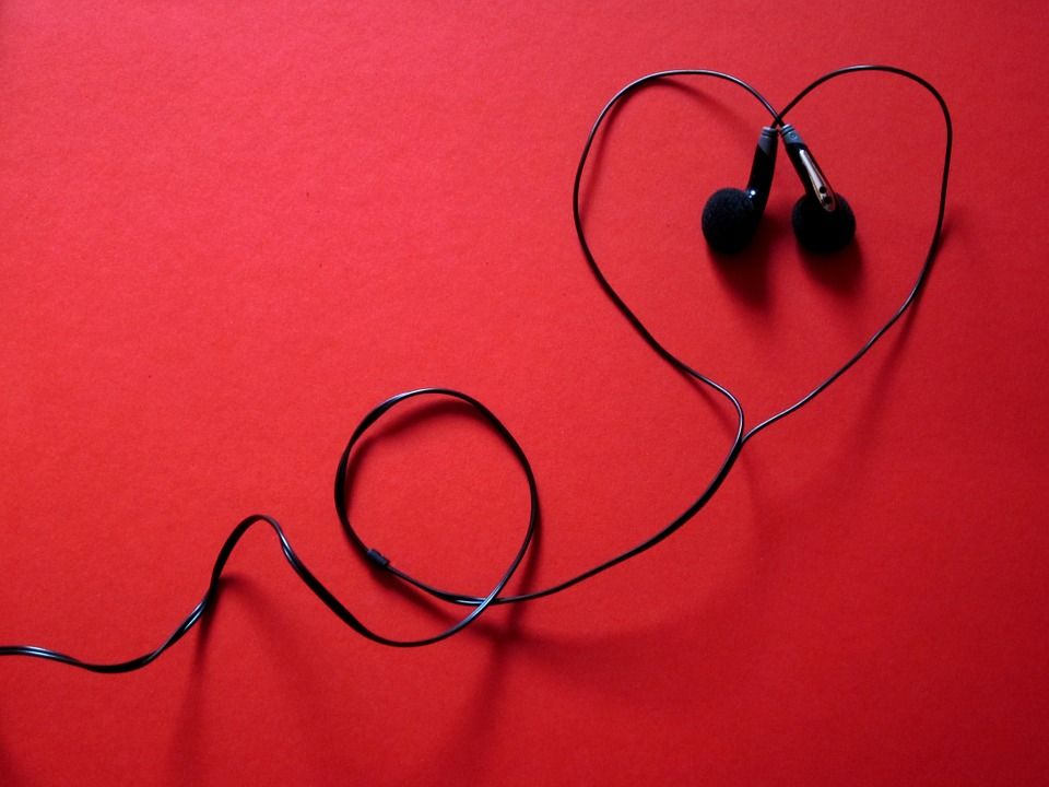 headphones-424163_960_720.jpg